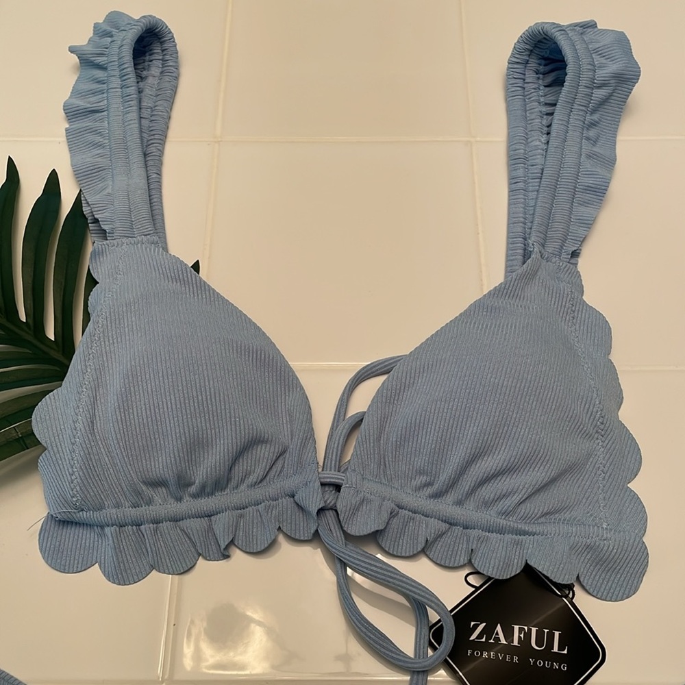 Zaful Sexy Light Blue Ruffle Ribbed 2-Piece Bikinis Bathing Suit, Size 6 - Picture 3 of 9